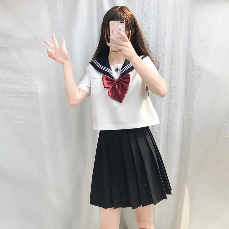 College Style Japanese Student Uniform Jk Uniform Suit Summer Short Sleeve Orthodox Sailor Suit Pleated Skirt Class Service
College Style Japanese Student Uniform Jk Uniform Suit Summer Short Sleeve Orthodox Sailor Suit Pleated Skirt Class Service