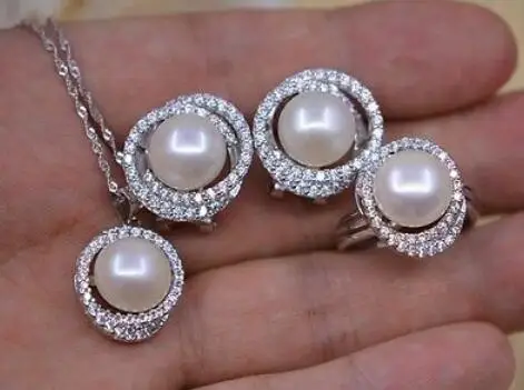 Free Shipping Natural AAA+ pearls 925s sets 11-12mm jewelry with chain(6color choose)
Free Shipping Natural AAA+ pearls 925s sets 11-12mm jewelry with chain(6color choose)