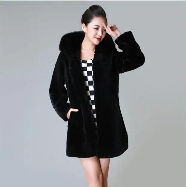 2019 ms imitated mink fur fox fur coat of long splicing clearance female coat the new big yards
2019 ms imitated mink fur fox fur coat of long splicing clearance female coat the new big yards