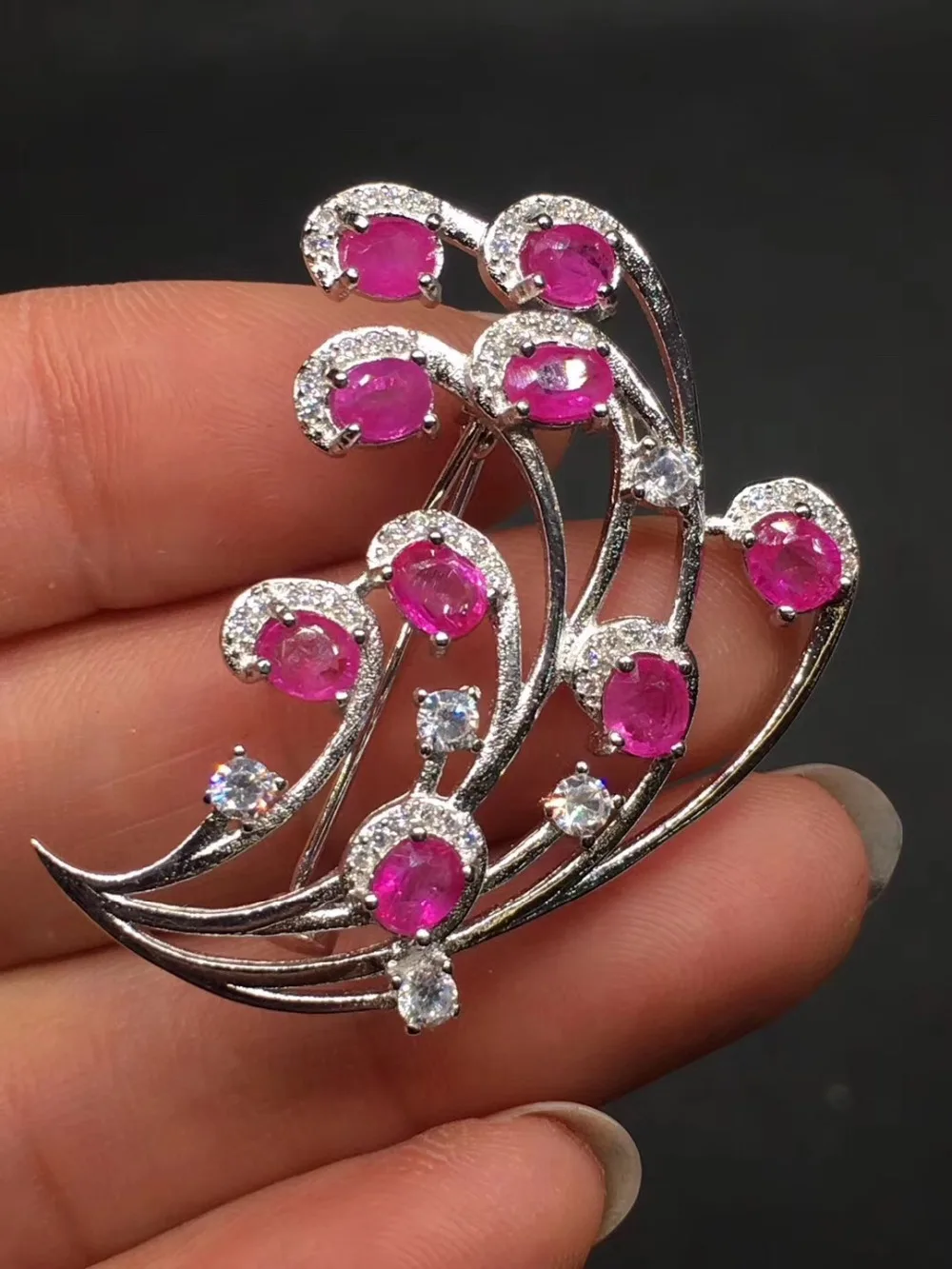Ruby brooch Free shipping Natural real Ruby 925 sterling silver brooch Flower 4*5mm 9pcs gemstone
Ruby brooch Free shipping Natural real Ruby 925 sterling silver brooch Flower 4*5mm 9pcs gemstone