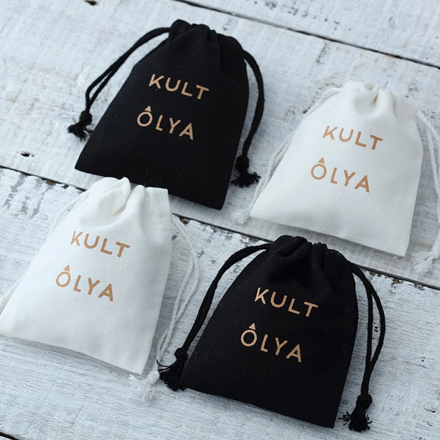 Personalized Cotton Canvas Jewelry Gift Packaging Pouches Black Drawstring Bag Chic Wedding Party Favor Bags Custom Logo Print
Personalized Cotton Canvas Jewelry Gift Packaging Pouches Black Drawstring Bag Chic Wedding Party Favor Bags Custom Logo Print