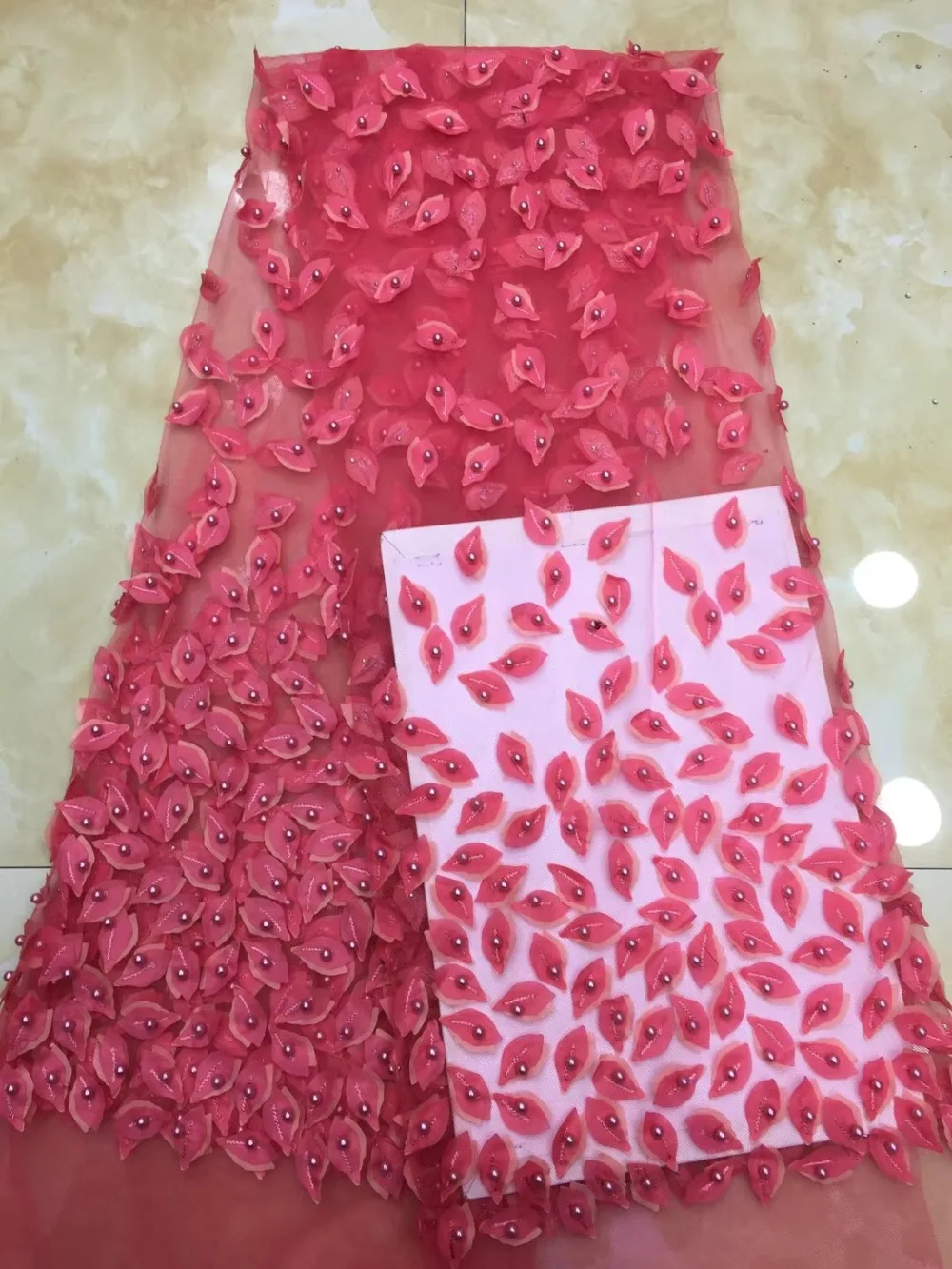 Новая модель, Нигерия, французская кружевная ткань с мелкими бусинами, высококачественная ткань для рождественских платьев ML7383
Новая модель, Нигерия, французская кружевная ткань с мелкими бусинами, высококачественная ткань для рождественских платьев ML7383