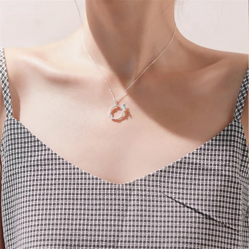 New Simple Creative Vine Butterfly Silver Plated Jewelry Personality Branch Sweet Gift Women Pendant Necklaces H416
New Simple Creative Vine Butterfly Silver Plated Jewelry Personality Branch Sweet Gift Women Pendant Necklaces H416