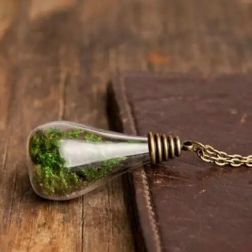 Freeshipping 20pcs glass globe moss handmade necklace, glass vial green moss pendant necklace 70cm long ( finished necklace)
Freeshipping 20pcs glass globe moss handmade necklace, glass vial green moss pendant necklace 70cm long ( finished necklace)