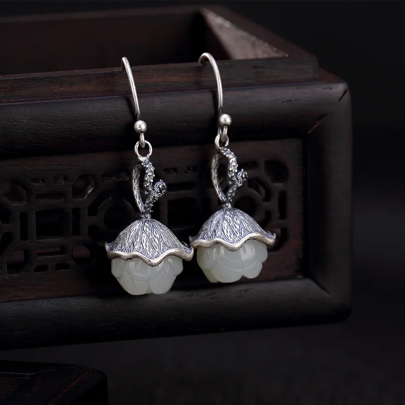 silver S925 pure silver lotus lotus leaf natural Tian Tian jade lotus eardrop, retro character girl earnail ear jewelry
silver S925 pure silver lotus lotus leaf natural Tian Tian jade lotus eardrop, retro character girl earnail ear jewelry