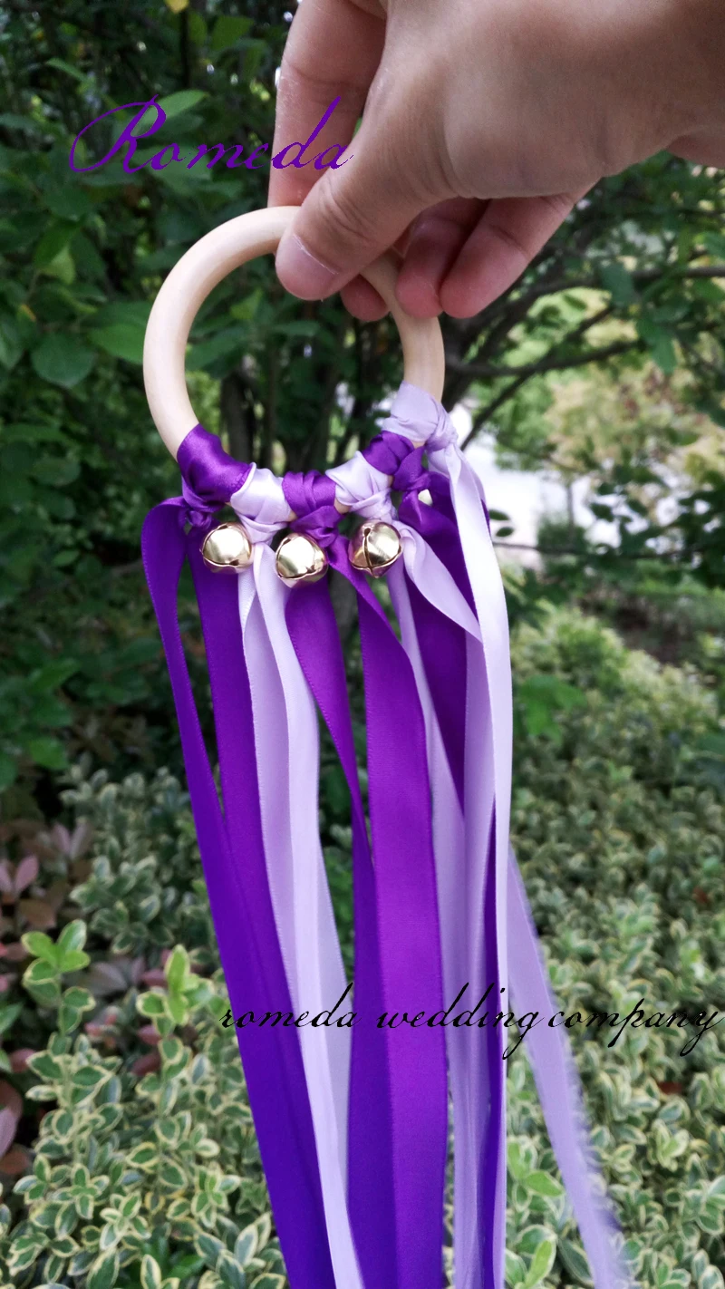 New Arrived Purple + Light Purple Color Stain ribbon Wooden Ring Waldorf Ribbon With Gold Bell Hand Kite Toy
New Arrived Purple + Light Purple Color Stain ribbon Wooden Ring Waldorf Ribbon With Gold Bell Hand Kite Toy