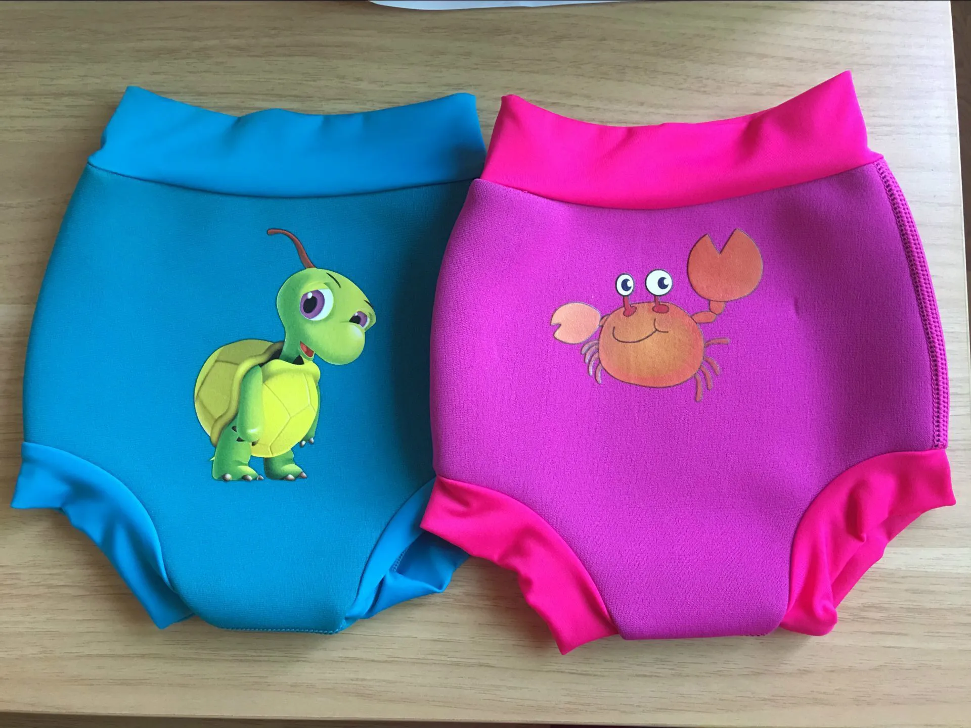 Neoprene nappies baby swimming pants foreign trade baby chloroprene rubber trousers
Neoprene nappies baby swimming pants foreign trade baby chloroprene rubber trousers