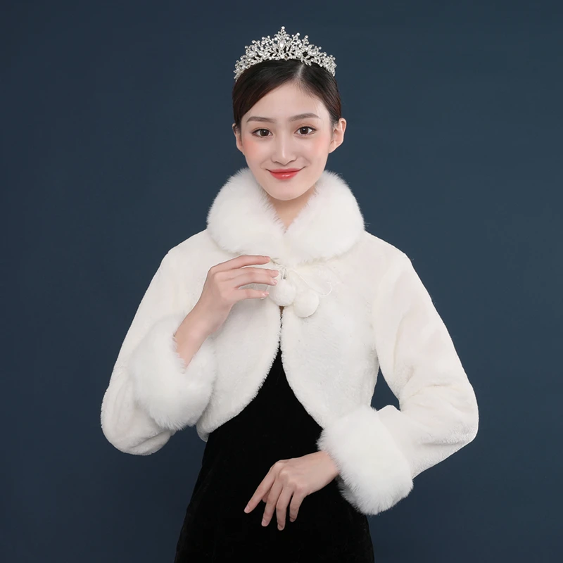 New Fashion Ivory Long Sleeves Bridal Faux Fur Shawls and Wraps for Wedding Party Capes Women Winter Warm Coat Bolero Christmas
New Fashion Ivory Long Sleeves Bridal Faux Fur Shawls and Wraps for Wedding Party Capes Women Winter Warm Coat Bolero Christmas