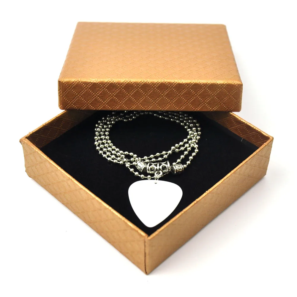Solid White Guitar Pick Plectrum Tibetan Silver 24'' Necklace 2.4mm Bead Chain With Gift box
Solid White Guitar Pick Plectrum Tibetan Silver 24'' Necklace 2.4mm Bead Chain With Gift box