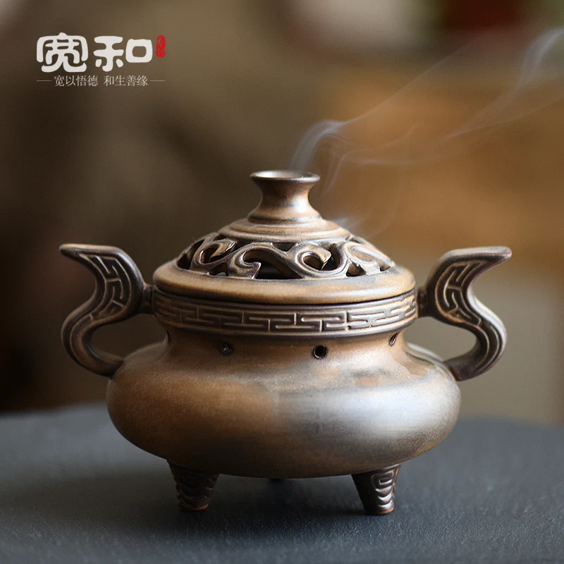 Ceramic incense burner antique household incense furnace interaural three-legged aromatherapy furnace sandalwood furnace
Ceramic incense burner antique household incense furnace interaural three-legged aromatherapy furnace sandalwood furnace