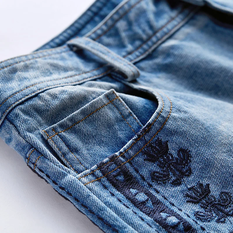 ARTKA Early Summer Female New Retro National Embroidery Split Natural Waist Loose Wide Leg Pants Jeans KN10281C
ARTKA Early Summer Female New Retro National Embroidery Split Natural Waist Loose Wide Leg Pants Jeans KN10281C