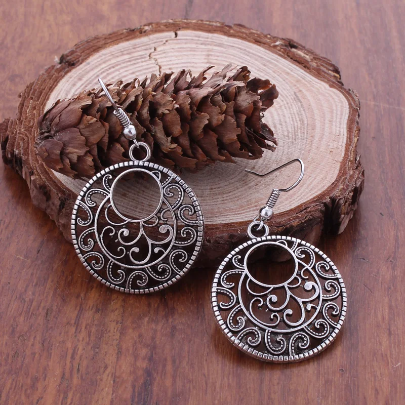 Fashion Statement Bohemian Vintage Ethnic Long Big Hollow Round Drop Earring Carved Flowers Drop Earrings Women
Fashion Statement Bohemian Vintage Ethnic Long Big Hollow Round Drop Earring Carved Flowers Drop Earrings Women
