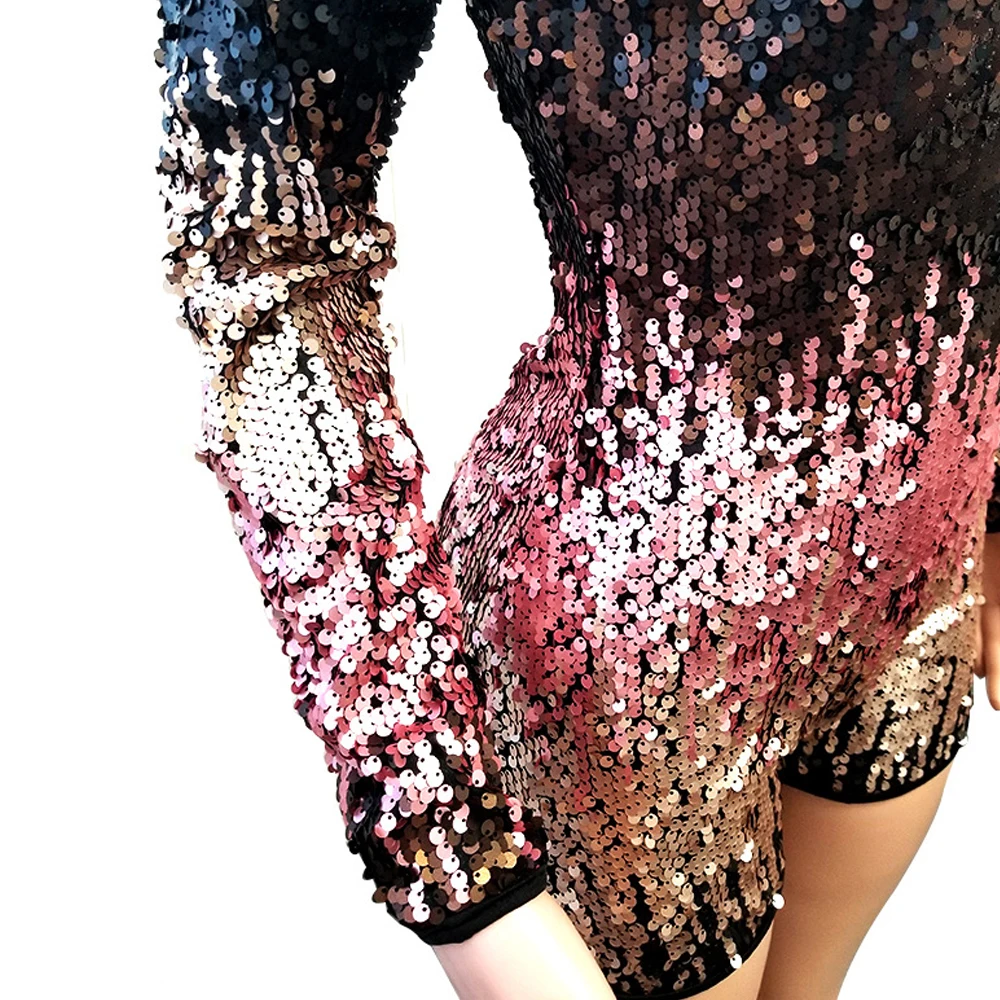 2019 spring women's gradient sequins tights sexy nightclub sexy deep V-neck long-sleeved tight-fitting jumpsuit
2019 spring women's gradient sequins tights sexy nightclub sexy deep V-neck long-sleeved tight-fitting jumpsuit
