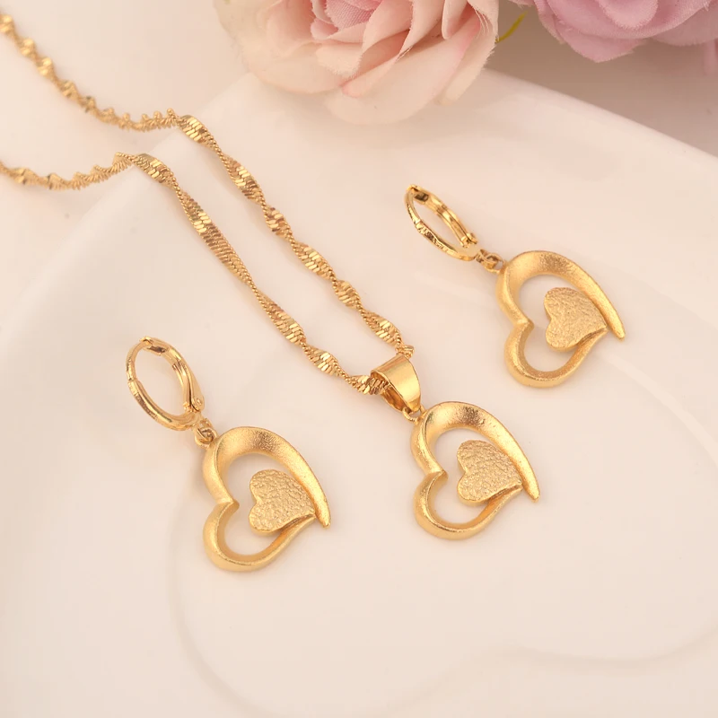 Bangrui Ethiopian Gold Color love heart set Jewelry Pendant Chain Earrings African Dubai Bride Wedding women girls Bijoux gift
Bangrui Ethiopian Gold Color love heart set Jewelry Pendant Chain Earrings African Dubai Bride Wedding women girls Bijoux gift