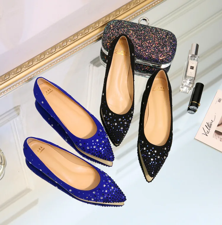New Fashion rivets women flats shoes Sexy Pointed toe women low heels shoes lady party casual pu wedding flat shoes stars women
New Fashion rivets women flats shoes Sexy Pointed toe women low heels shoes lady party casual pu wedding flat shoes stars women