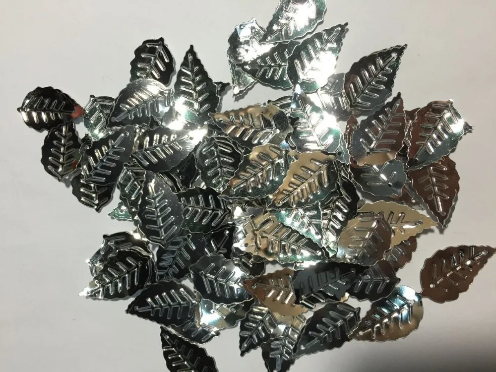 50g/lot Leaf Sequins 13*24mm PVC Sewing DIY Garment Accessory Leaves With 2 Holes Silver Confetti
50g/lot Leaf Sequins 13*24mm PVC Sewing DIY Garment Accessory Leaves With 2 Holes Silver Confetti