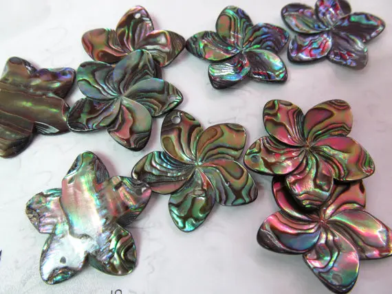 100 шт 15-30 мм Abalone Shell филигранные подвески, белая Швабра ручной работы филигранные флуроиальные болтающиеся детали для серег круглая филигра...
100 шт 15-30 мм Abalone Shell филигранные подвески, белая Швабра ручной работы филигранные флуроиальные болтающиеся детали для серег круглая филигра...