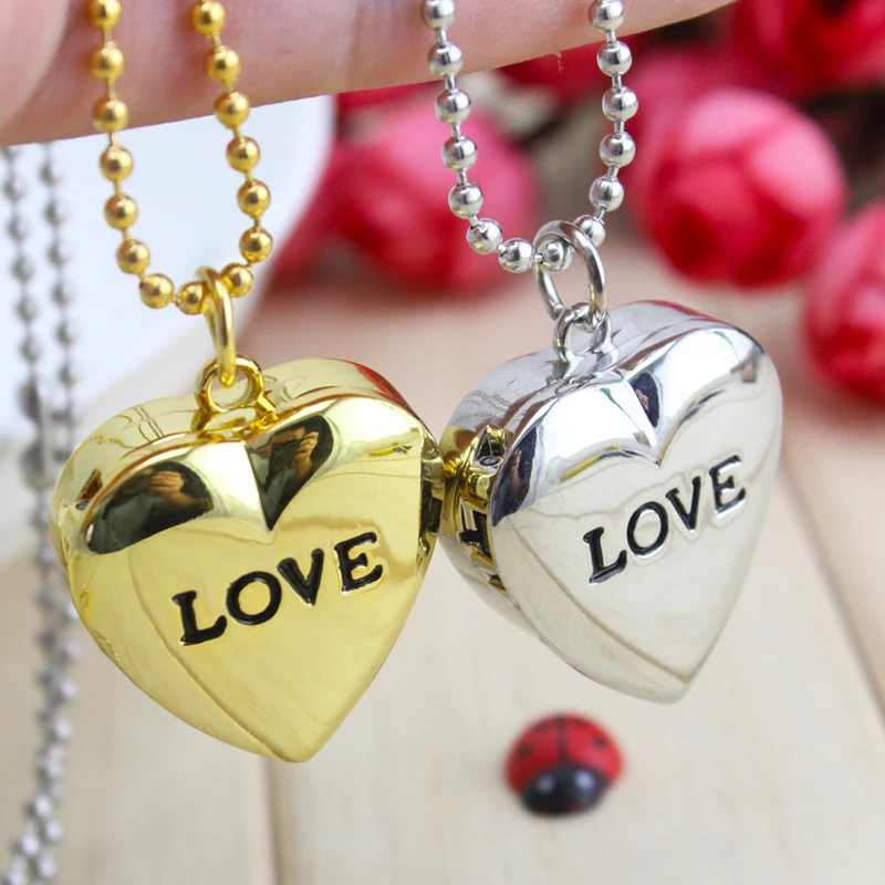 2018cyd women lovers girls quartz heart watch gold sliver flip couples watch students necklace pocket watch Personal jewelry
2018cyd women lovers girls quartz heart watch gold sliver flip couples watch students necklace pocket watch Personal jewelry
