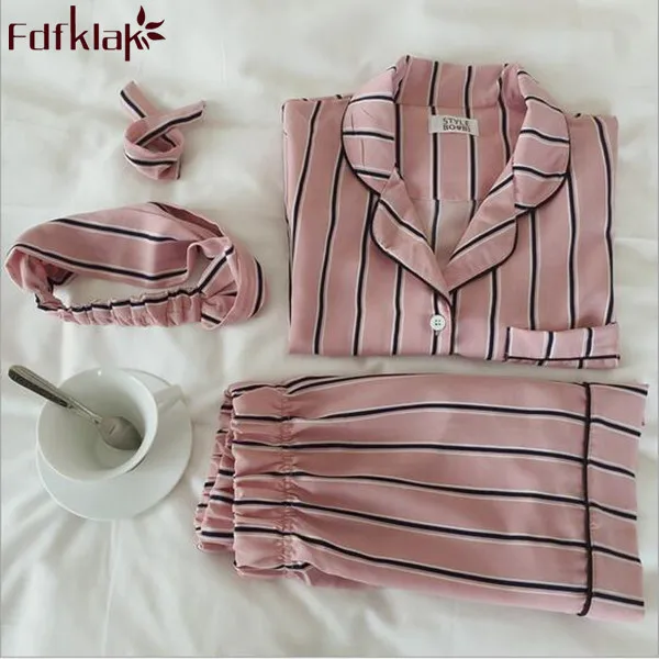 Fdfklak 2 Colors Fashion New Women Pajamas Turn-Down Collar Sleepwear 2 Two Piece Set Shirt+Shorts Striped Casual Pajama Set Q32
Fdfklak 2 Colors Fashion New Women Pajamas Turn-Down Collar Sleepwear 2 Two Piece Set Shirt+Shorts Striped Casual Pajama Set Q32