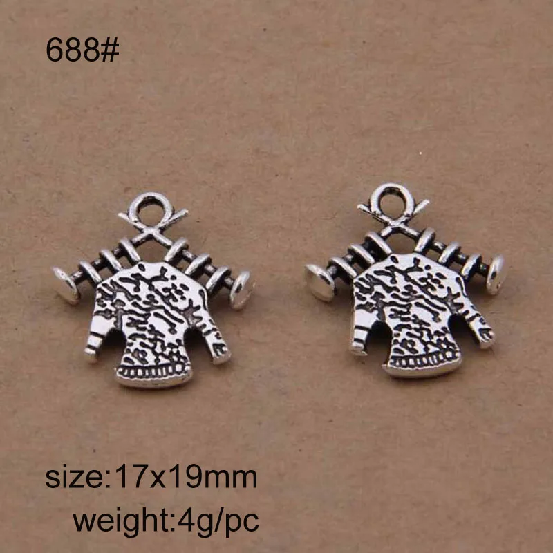 Hot 17*19mm 25pcs Zinc Alloy Knit The Sweater Charms Antique Silver Plated Charms Pendants Vintage Jewelry Findings Accessories
Hot 17*19mm 25pcs Zinc Alloy Knit The Sweater Charms Antique Silver Plated Charms Pendants Vintage Jewelry Findings Accessories
