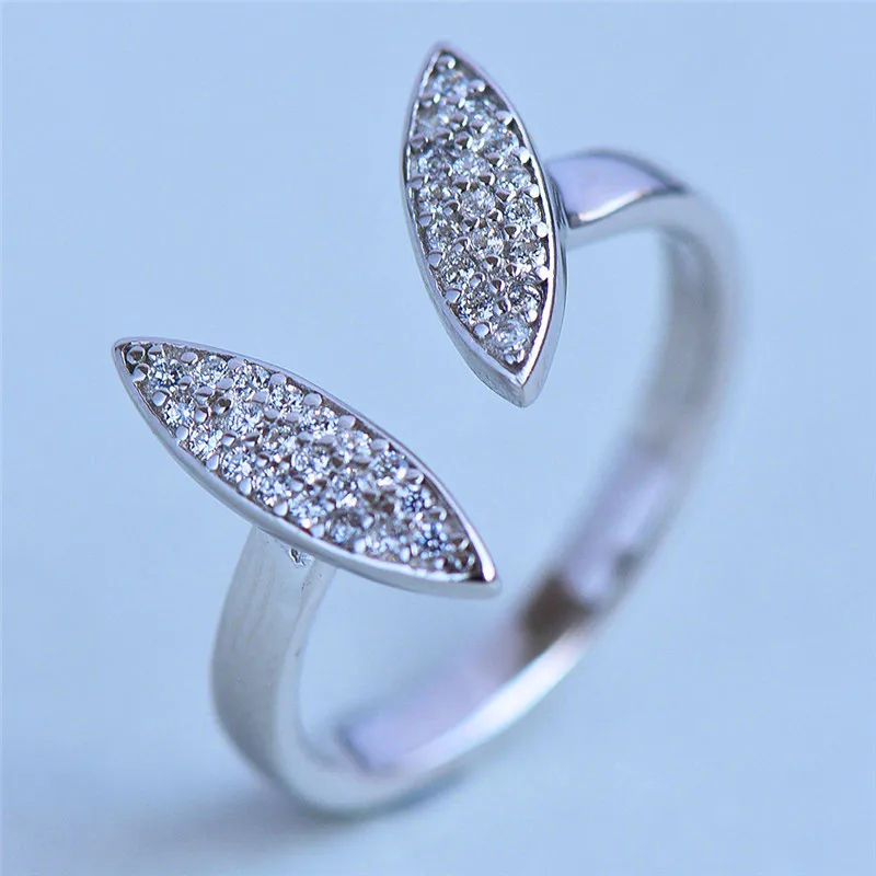 Luxury Women Crystal Small Stone Ring Simple Style Real 925 Sterling Silver Engagement Ring Vintage Party Wedding Rings
Luxury Women Crystal Small Stone Ring Simple Style Real 925 Sterling Silver Engagement Ring Vintage Party Wedding Rings