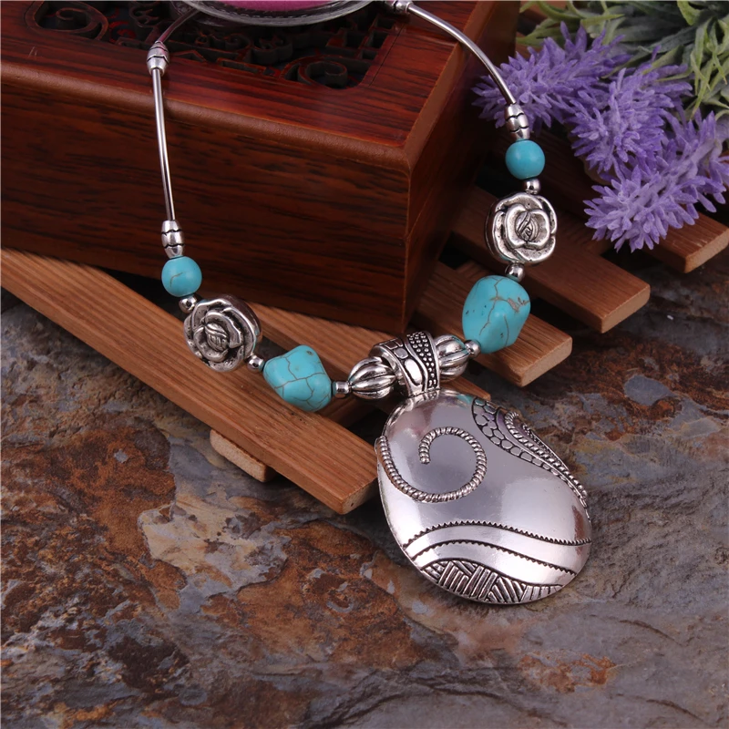 Ethnic Gypsy Bohemian Big Stone Neckalces Exquisite Carved Flowers Pendants Necklaces For Women Tibetan Jewelry Bijoux
Ethnic Gypsy Bohemian Big Stone Neckalces Exquisite Carved Flowers Pendants Necklaces For Women Tibetan Jewelry Bijoux