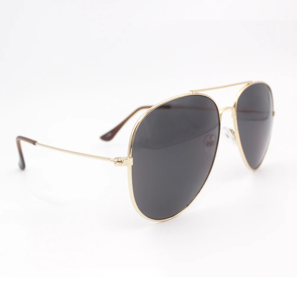 4 Coulor Classic Sunglasses Female Male Oversized Pilot Trendy Fashion Sunglasses Metal Sunglasses For Men and Women Trend
4 Coulor Classic Sunglasses Female Male Oversized Pilot Trendy Fashion Sunglasses Metal Sunglasses For Men and Women Trend