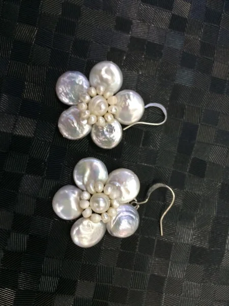 Ожерелье и кулоны длинное ожерелье ручной работы на кнопках жемчужное с цветами |
