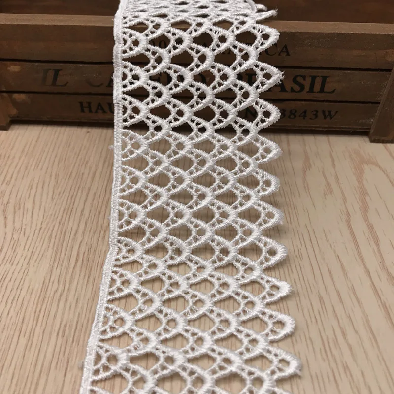 15yards/ Lot White/Black Polyester Water Soluble Lace Trim Fish Scales Lace Fabric Wedding Dress Accessories Lace Edge
15yards/ Lot White/Black Polyester Water Soluble Lace Trim Fish Scales Lace Fabric Wedding Dress Accessories Lace Edge