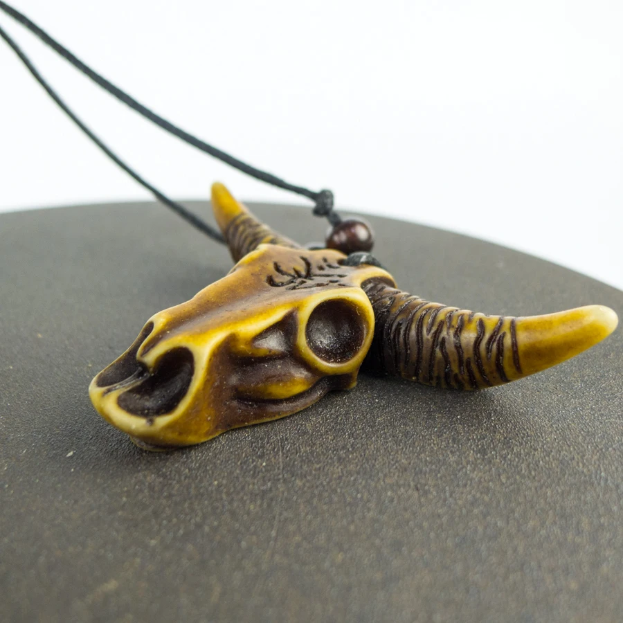 Bronze Bull skull Pendants Bone Art Imitation Yak Bone Material Necklace Pendant Vintage Men's Necklaces #GZ113
Bronze Bull skull Pendants Bone Art Imitation Yak Bone Material Necklace Pendant Vintage Men's Necklaces #GZ113