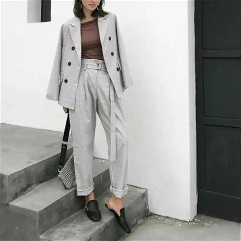Plaid suit suit female autumn New Double-breasted plaid casual fashion suit + nine-pants Loose two-piece suit women
Plaid suit suit female autumn New Double-breasted plaid casual fashion suit + nine-pants Loose two-piece suit women