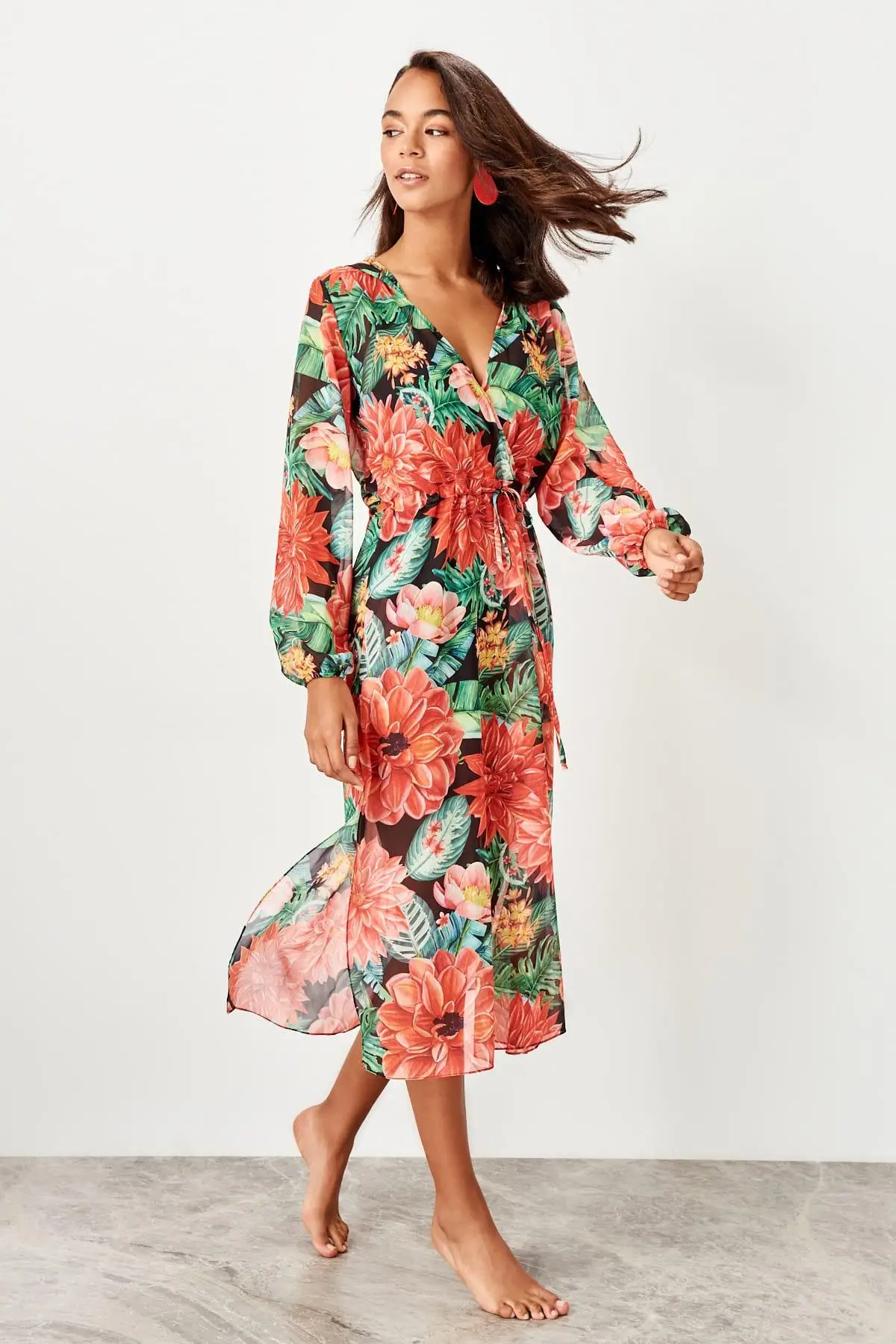 Фото Trendyol шифоновое пляжное платье с цветочным принтом TBESS19LJ0374|Женские платья| |