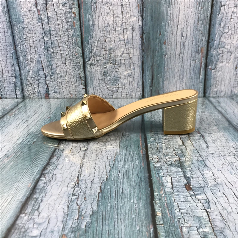 Kmeioo US Size 5-15 Fashion Ladies Shoes Rivets Studded Sandals Block Heel Mule Sipper Slip On Mules For Dress Casual 5.5 CM
Kmeioo US Size 5-15 Fashion Ladies Shoes Rivets Studded Sandals Block Heel Mule Sipper Slip On Mules For Dress Casual 5.5 CM