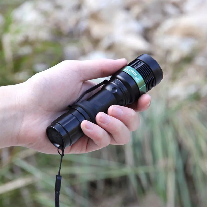 1200 Lumen Zoomable CREE XM-L T6 LED Flashlight Torch Zoom Lamp Light by 18650 Battery for Self Defense on hunting, climbing
1200 Lumen Zoomable CREE XM-L T6 LED Flashlight Torch Zoom Lamp Light by 18650 Battery for Self Defense on hunting, climbing