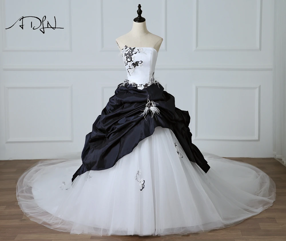 ADLN Vintage Wedding Dresses with Embroidery Custom Made Strapless Taffeta Navy Blue and White Bridal Gown with Long Train
ADLN Vintage Wedding Dresses with Embroidery Custom Made Strapless Taffeta Navy Blue and White Bridal Gown with Long Train