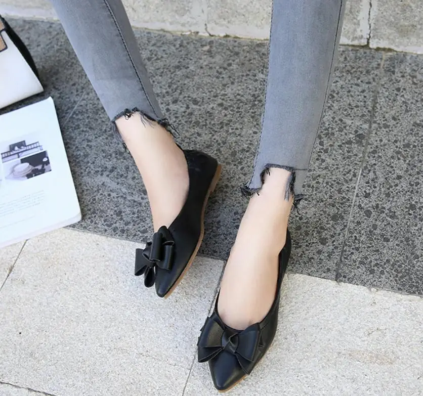 Модная женская обувь на плоской подошве украшения с острым носком Бо тонкие
