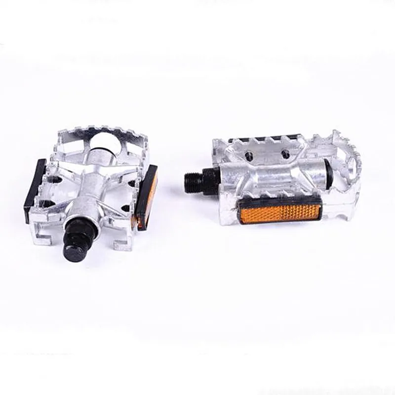 Педаль велосипедная E0981 в стиле ретро из алюминиевого сплава, светло-серая, нескользящая, велосипедные педали, велосипедные аксессуары 
Педаль велосипедная E0981 в стиле ретро из алюминиевого сплава, светло-серая, нескользящая, велосипедные педали, велосипедные аксессуары