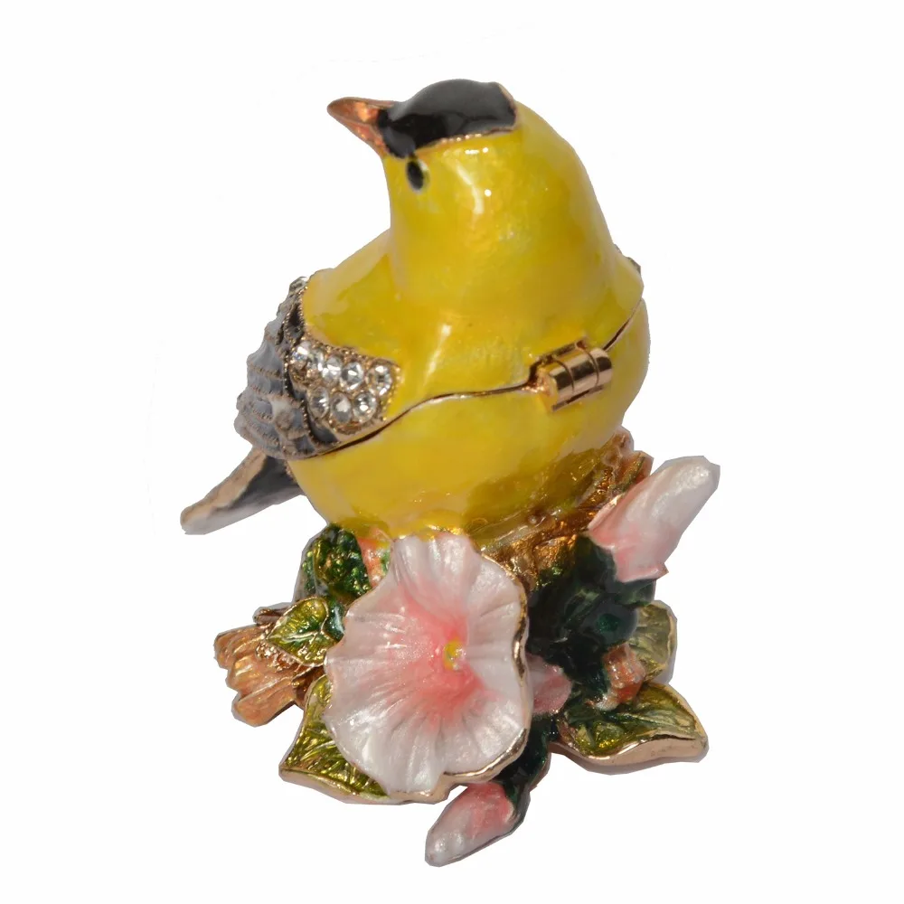 Canary Bird trinket jewelry box Hand painted Metal Treasure Bird Figurine Vintage Decoration Metal Crafts Tabletop
Canary Bird trinket jewelry box Hand painted Metal Treasure Bird Figurine Vintage Decoration Metal Crafts Tabletop