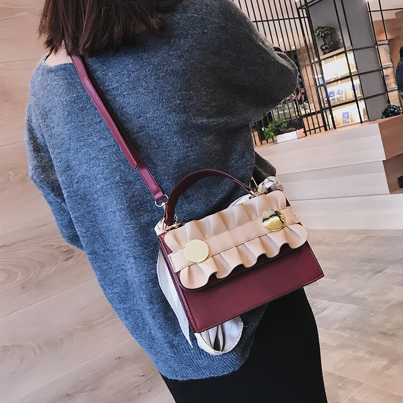 Portable Scarf Women Messenger Bags 2019 New PU Leather Wild Color Lock Single Shoulder Messenger Bag Ladies Hand Bags DG416
Portable Scarf Women Messenger Bags 2019 New PU Leather Wild Color Lock Single Shoulder Messenger Bag Ladies Hand Bags DG416
