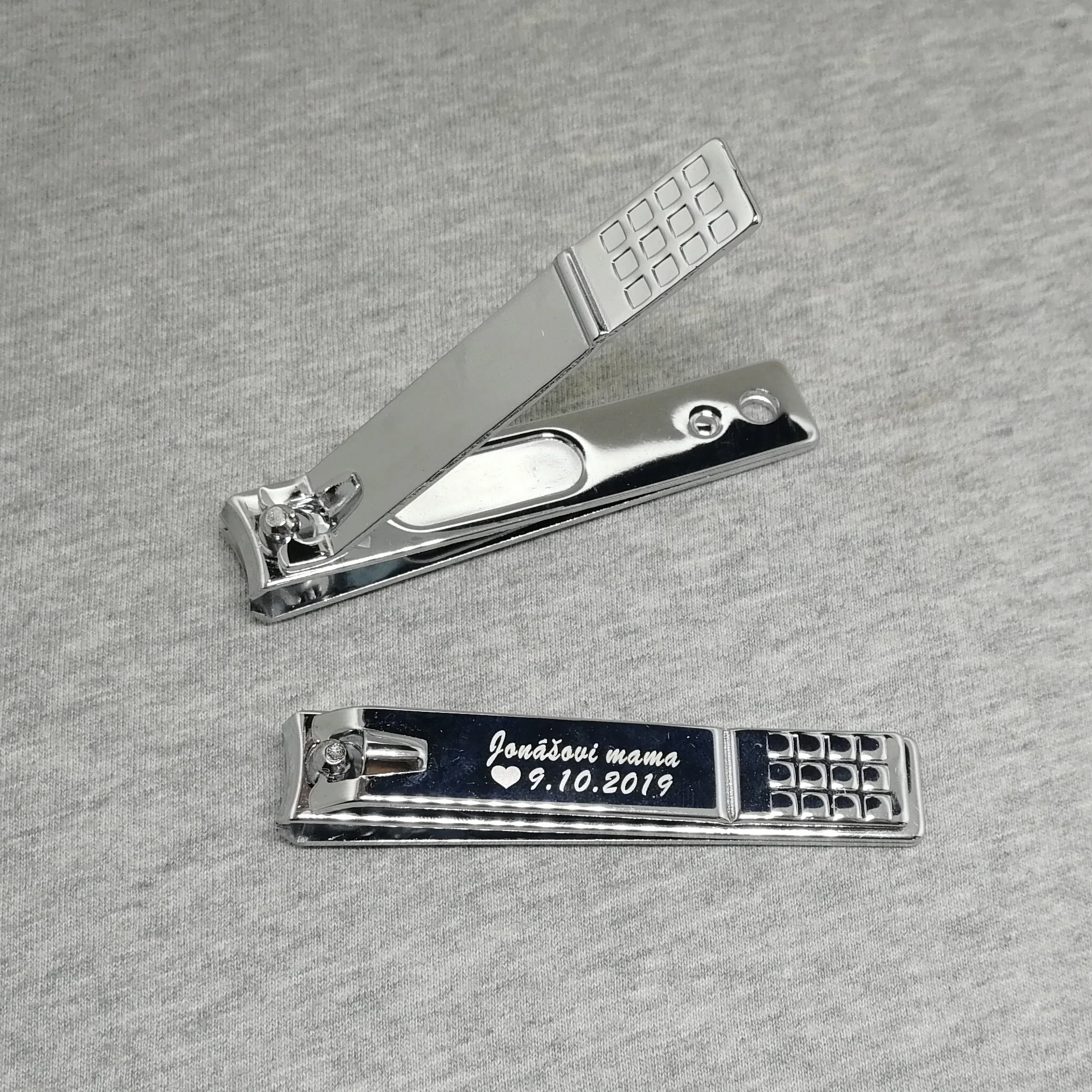 Professional big size Stainless Steel Nail Cutter 10pcs customized free with your logo text free shipping +free logo design
Professional big size Stainless Steel Nail Cutter 10pcs customized free with your logo text free shipping +free logo design