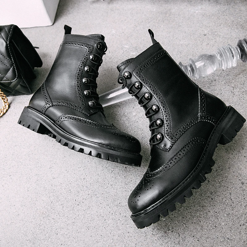Women's genuine leather elastic botton flats ankle boots british style carving leisure martin boots autumn Motorcycle boots shoe
Women's genuine leather elastic botton flats ankle boots british style carving leisure martin boots autumn Motorcycle boots shoe