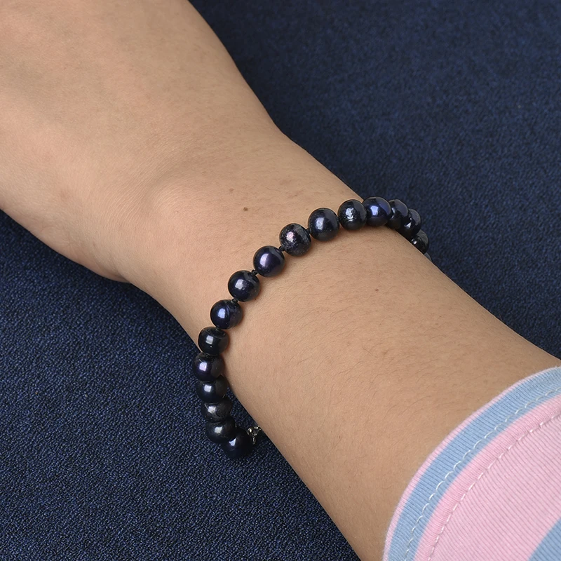 More light and Exquisite 7-8 MM beads and Emitting A Blue -black color 7.5 inch Qualitative Black PEARL bracelet
More light and Exquisite 7-8 MM beads and Emitting A Blue -black color 7.5 inch Qualitative Black PEARL bracelet