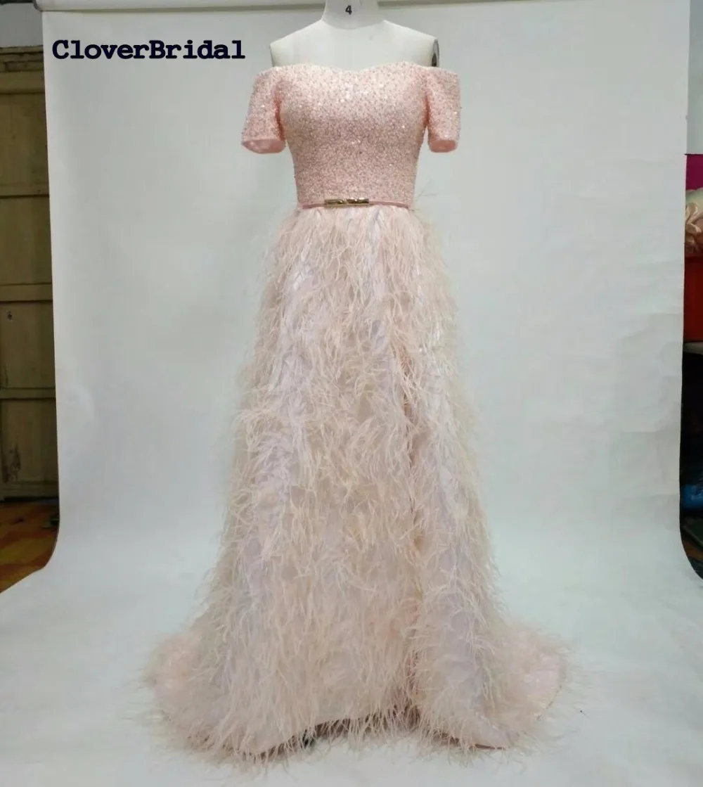 CloverBridal high quality pink short sleeves luxury feathers wedding dress off-the-shoulder A-line sweep train robe de mariee
CloverBridal high quality pink short sleeves luxury feathers wedding dress off-the-shoulder A-line sweep train robe de mariee