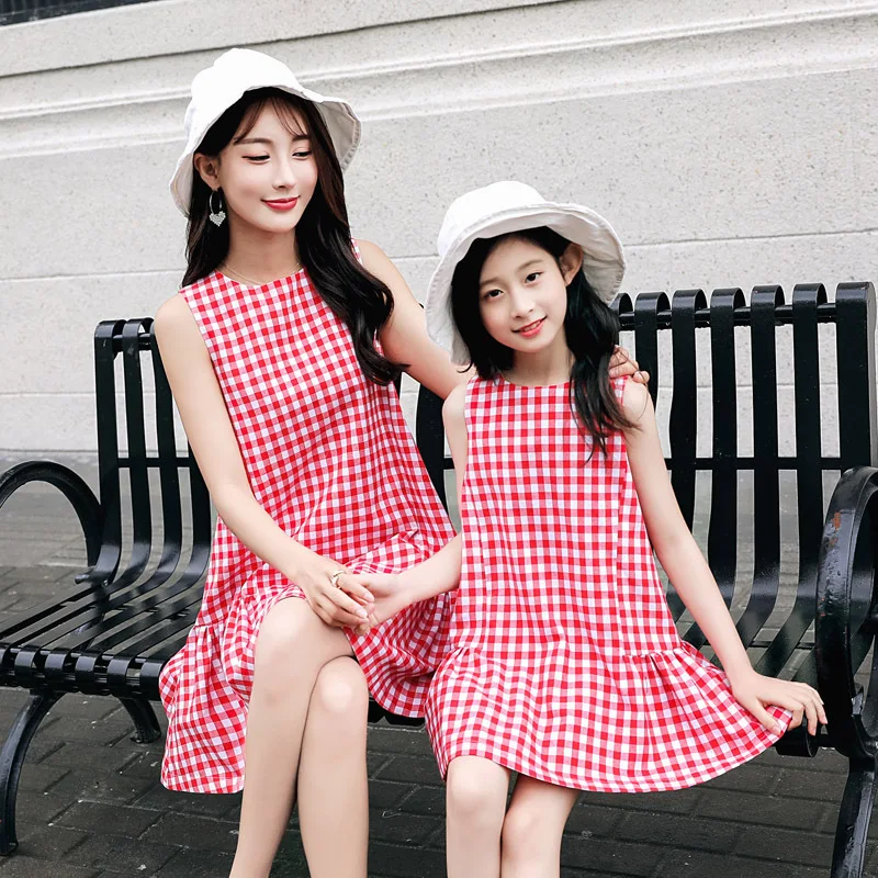 Summer Sleeveless Dress Family Matching Outfits Mother Daughter Vest Dresses Plaid Pattern Family Fashion Vacation Beach Clothes
Summer Sleeveless Dress Family Matching Outfits Mother Daughter Vest Dresses Plaid Pattern Family Fashion Vacation Beach Clothes