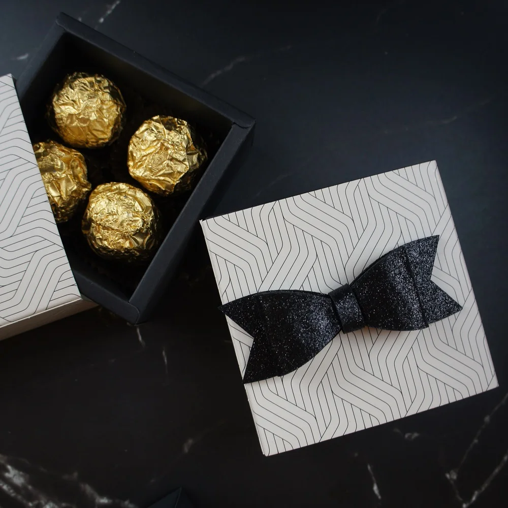 8.9*8.9*3.5CM simple wave pattern design 10 set Chocolate Paper Box valentine Christmas Birthday Gifts Packing Storage Boxes
8.9*8.9*3.5CM simple wave pattern design 10 set Chocolate Paper Box valentine Christmas Birthday Gifts Packing Storage Boxes