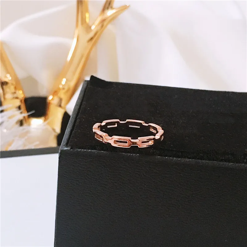 YUN RUO 2019 New Arrival Fashion Square Ring Rose Gold Color Woman Birthday Gift Titanium Steel Jewelry Never Fade Drop Shipping
YUN RUO 2019 New Arrival Fashion Square Ring Rose Gold Color Woman Birthday Gift Titanium Steel Jewelry Never Fade Drop Shipping