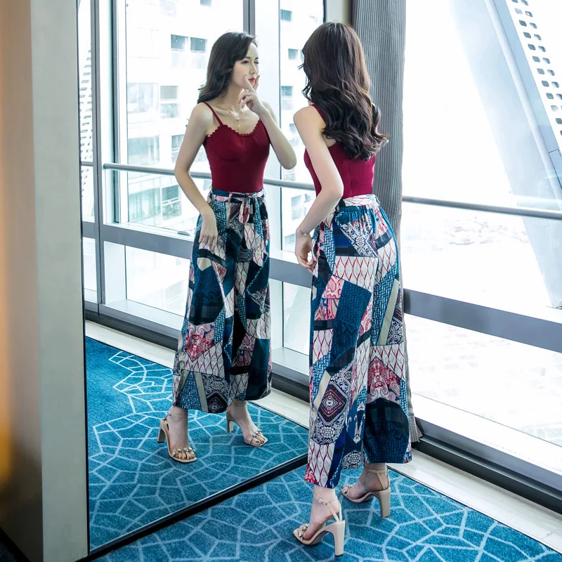 Plus Size 2019 Summer Women Two Piece Set Spaghetti Strap Tank Blouse and Sashes Print Wide Legs Pants Women Sheath 2 Piece Set
Plus Size 2019 Summer Women Two Piece Set Spaghetti Strap Tank Blouse and Sashes Print Wide Legs Pants Women Sheath 2 Piece Set