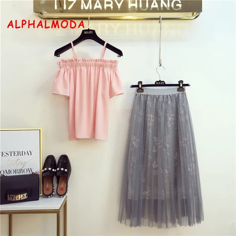 Женский Повседневный комплект ALPHALMODA, блузка с открытыми плечами и коротким рукавом + юбка из газовой ткани с вышивкой, комплект из 2 предметов на лето 2019
Женский Повседневный комплект ALPHALMODA, блузка с открытыми плечами и коротким рукавом + юбка из газовой ткани с вышивкой, комплект из 2 предметов на лето 2019