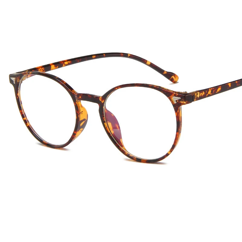 Korean version of the oval frame flat mirror personality nail glasses frame can be equipped with myopia frame glasses.
Korean version of the oval frame flat mirror personality nail glasses frame can be equipped with myopia frame glasses.