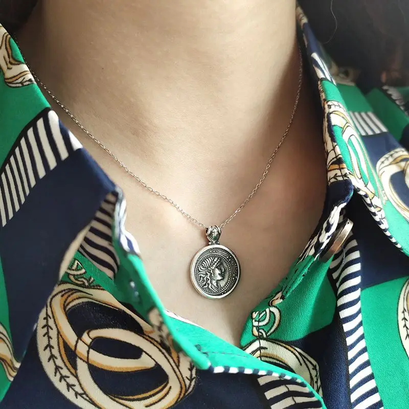 Silvology 925 Sterling Silver Figure Necklace Vintage Creative Elegant Fashionable Pendant Necklace For Women Pattern Jewelry
Silvology 925 Sterling Silver Figure Necklace Vintage Creative Elegant Fashionable Pendant Necklace For Women Pattern Jewelry